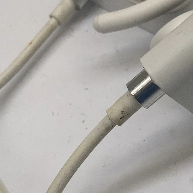 Hörlurar (Vit) från Bang & Olufsen - Smutsig - Hela varan