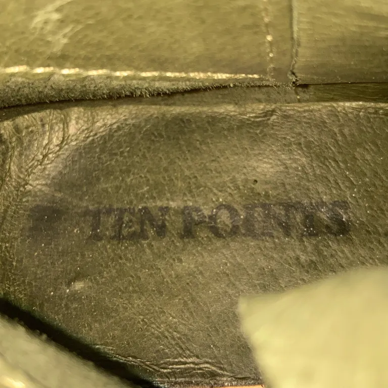 Boots (Svart) från Ten Points - Varumärke