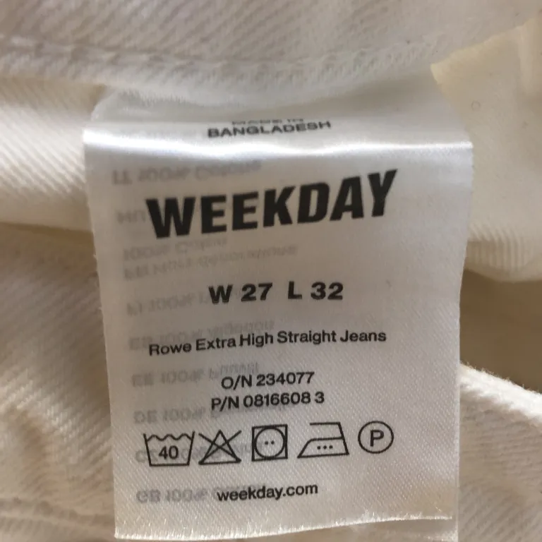 Jeans (Rowe Extra High Straight Jeans) från Weekday Bomull - Varumärke