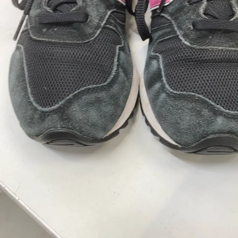 Sneakers (Svart, Rosa) från New Balance - Missformad - Tå/Tår