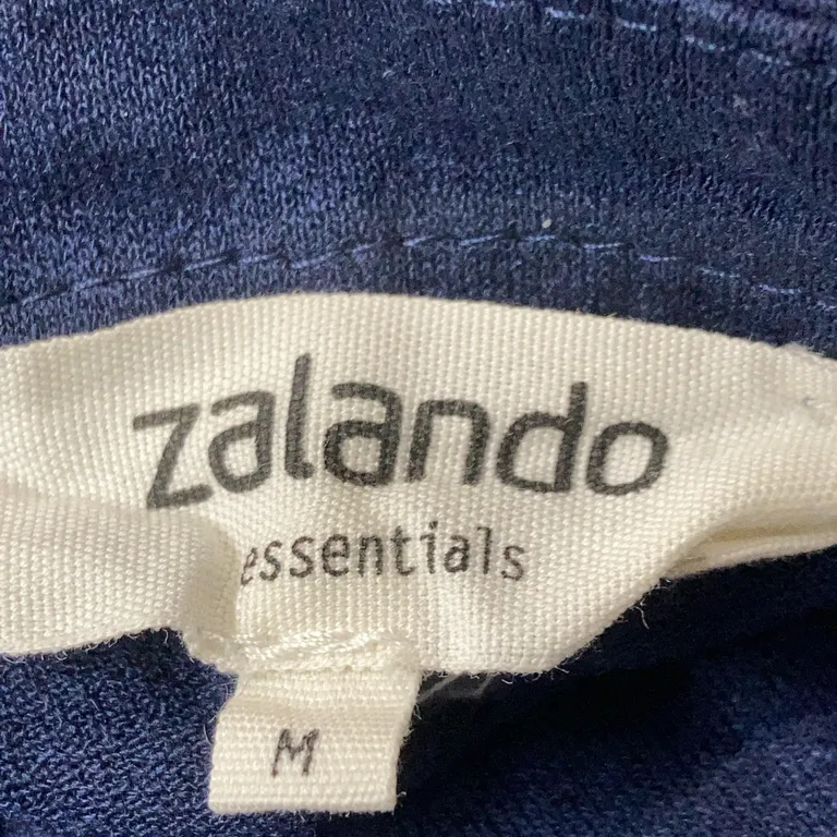 Blus (Blå) från Zalando Essentials Elastan, Viskos - Varumärke