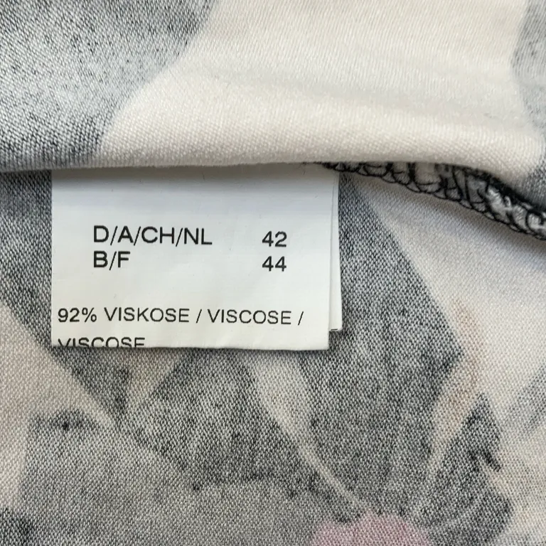 T-shirt (Noir, Blanc, Rouge, Multicolore) de E.H.C Viscose - Étiquette du matériau