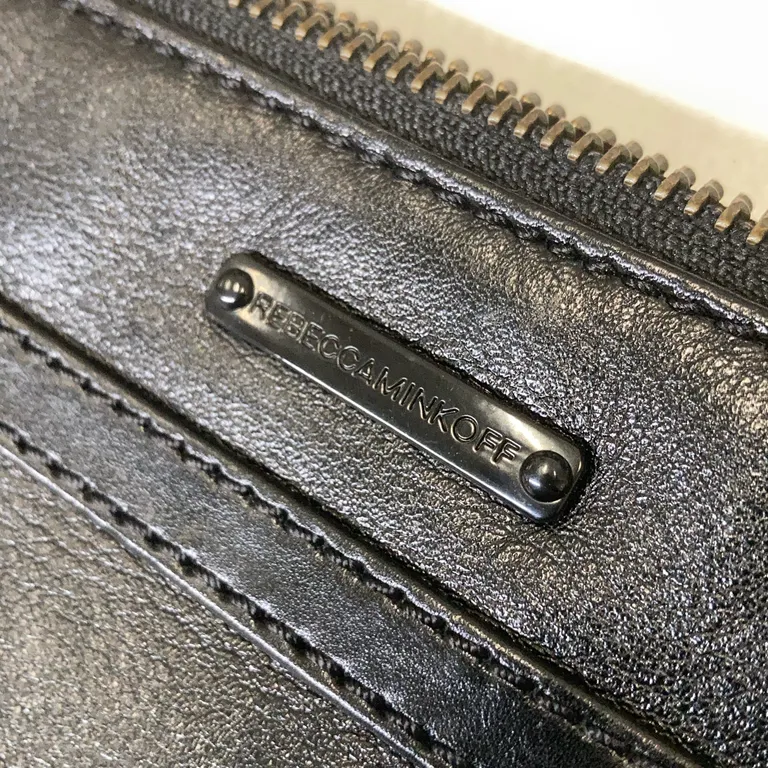 Axelremsväska (Svart) från Rebecca Minkoff - Varumärke