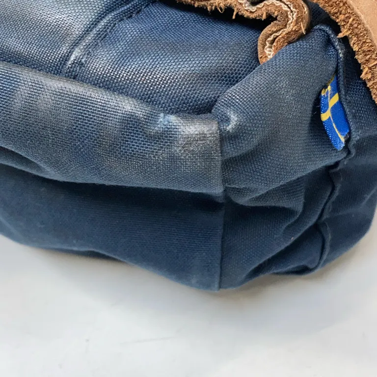Ryggsäck (Ruckzack №21Medium) från Fjällräven - Hål - Undersida