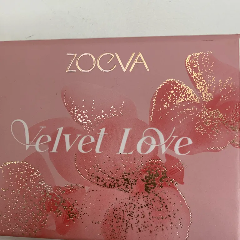 Ögonskugga (Beige) från Zoeva - Varumärke