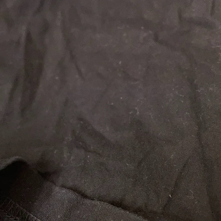 T-shirt (Svart) från Aikshop Bomull - Defekt