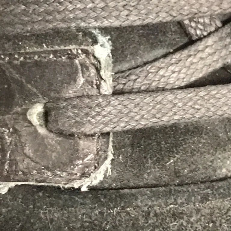 Sneakers (Paris Leather Trainers) från Balenciaga Skinn - Lösa trådar - Ovansida