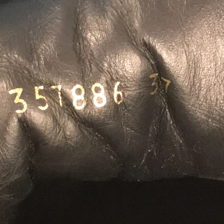Sneakers (Paris Leather Trainers) från Balenciaga Skinn - Materialetikett