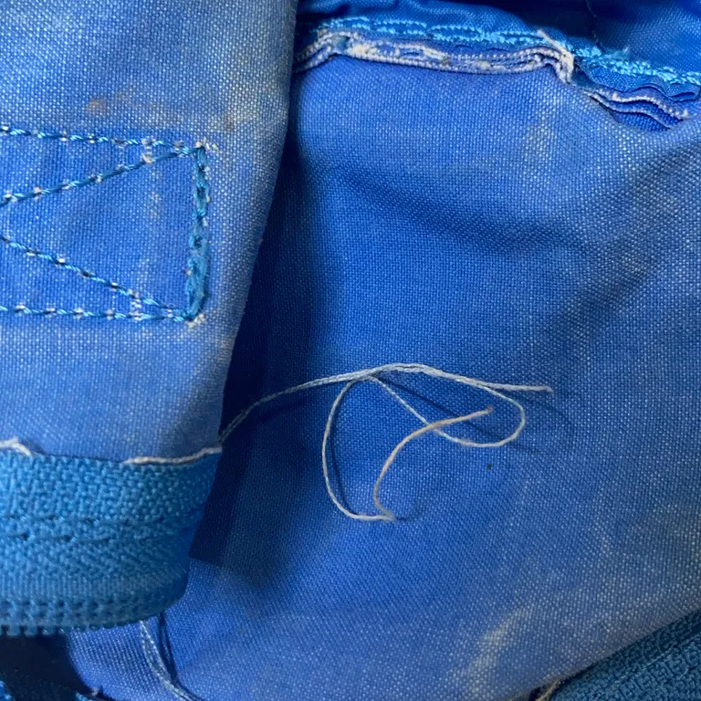 Ryggsäck (Kånken Mini) från Fjällräven - Lösa trådar - Insida