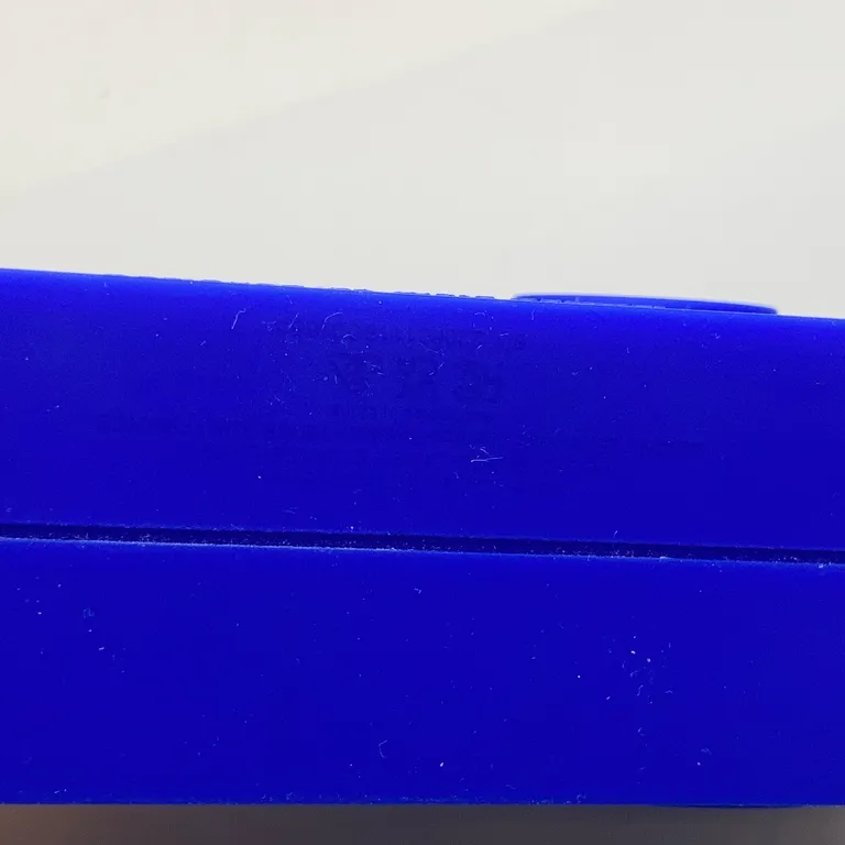 Radio (Tykho 3) från Saint Laurent x Lexon - Detaljbild
