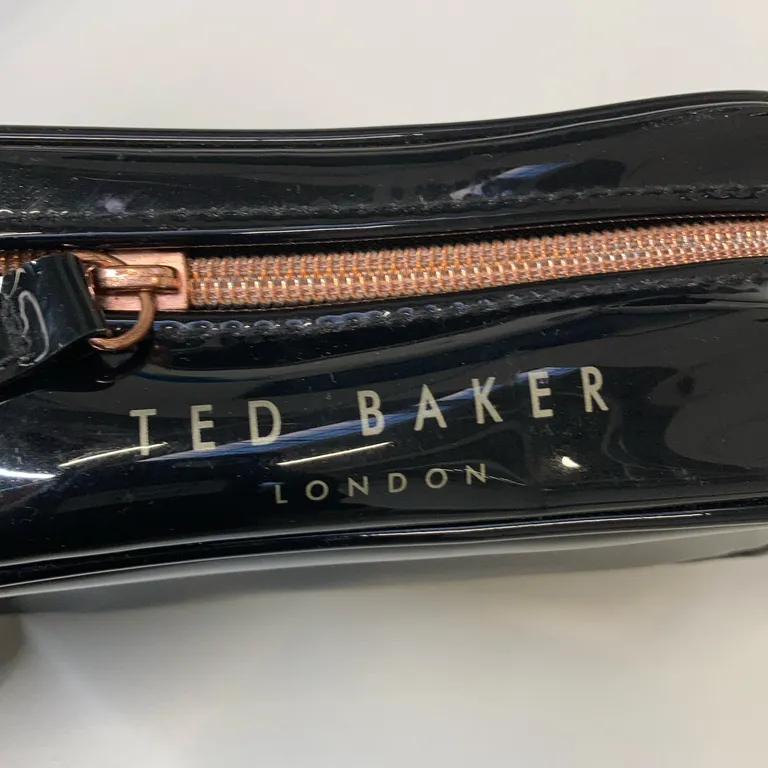 Necessär (Svart) från Ted Baker - Varumärke