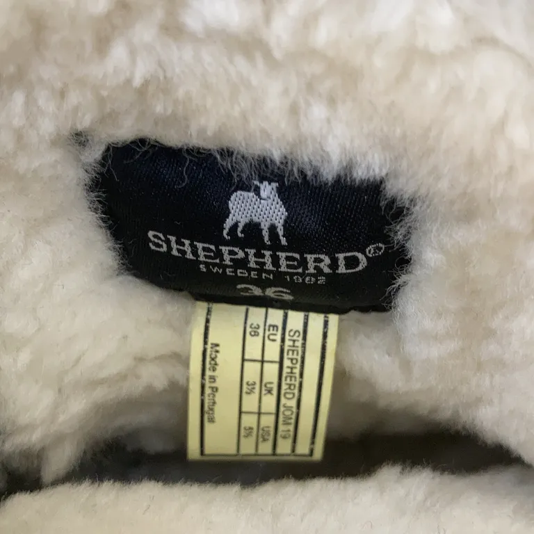 Curlingkängor (Svart) från Shepherd Mocka - Varumärke