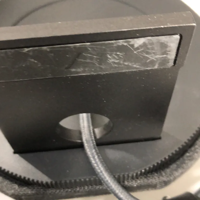 Trådlös laddare (Dock Wireless Charger (DOCKW01)) från Native Union - Repig - Yta