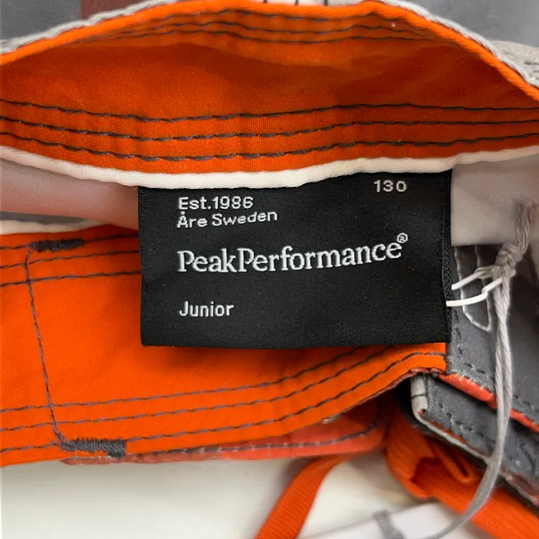 Badshorts (Orange, Grå, Vit, Röd) från Peak Performance Junior Polyester - Varumärke