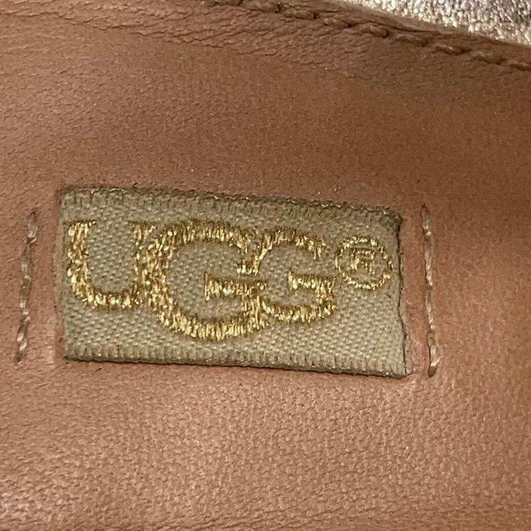 Kiilat (Reagan Metallic) kohteesta UGG Sellpy