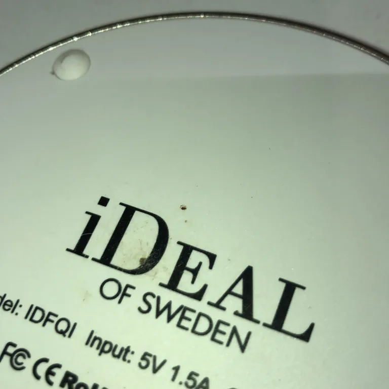 Trådlös laddare (IDFQI) från iDeal of Sweden - Fläckig - Ovansida
