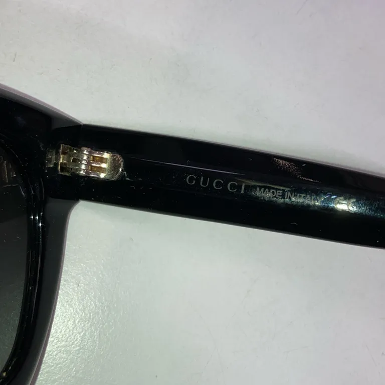 Solglasögon (GG0208S) från Gucci - Varumärke