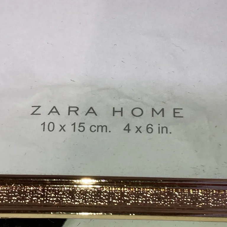 Ram (Guldfärgad) från Zara Home - Varumärke
