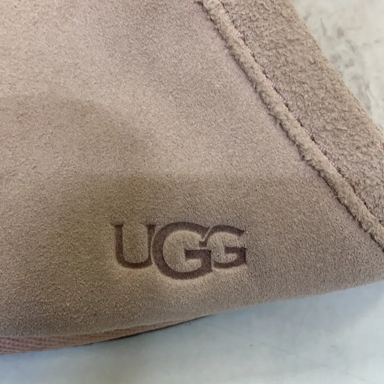 Tofflor (Rosa) från UGG Mocka - Varumärke
