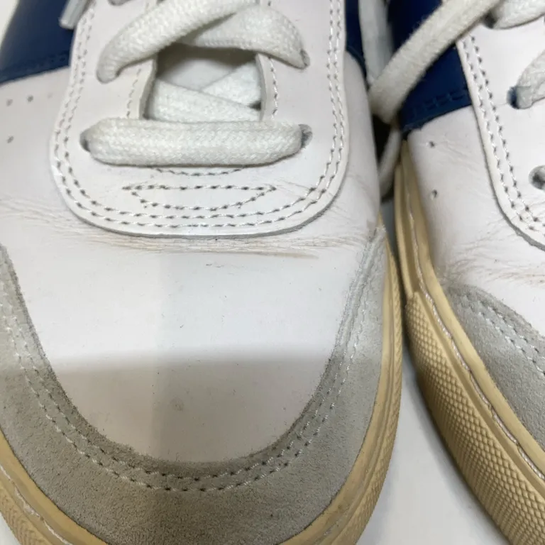 Sneakers (Vit, Blå) från Axel Arigato - Smutsig - Ovansida