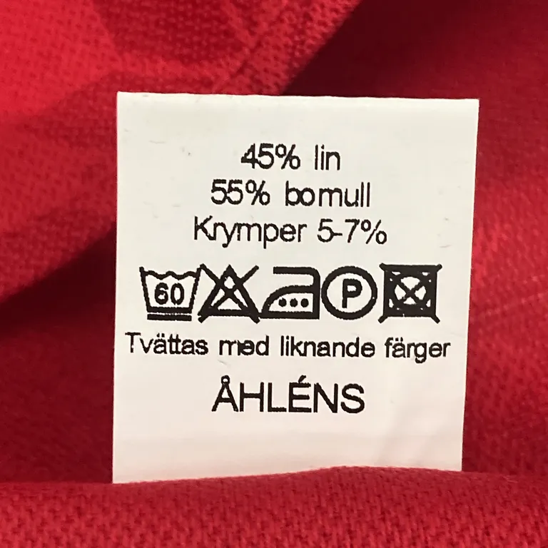 Bordsduk (Röd) från Åhléns Linne, Bomull - Materialetikett