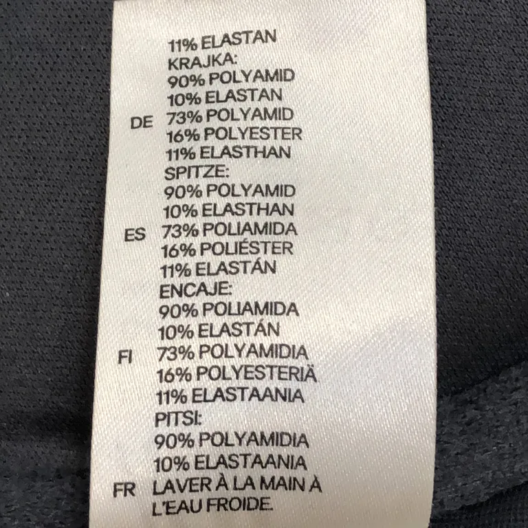 BH (Vadderade kupor, bygel) från H&M Polyester, Elastan, Polyamid - Materialetikett