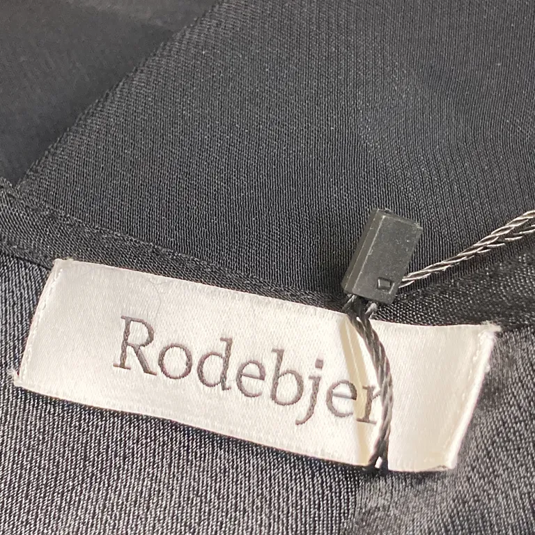 Klänning (Svart) från Rodebjer Viskos - Varumärke