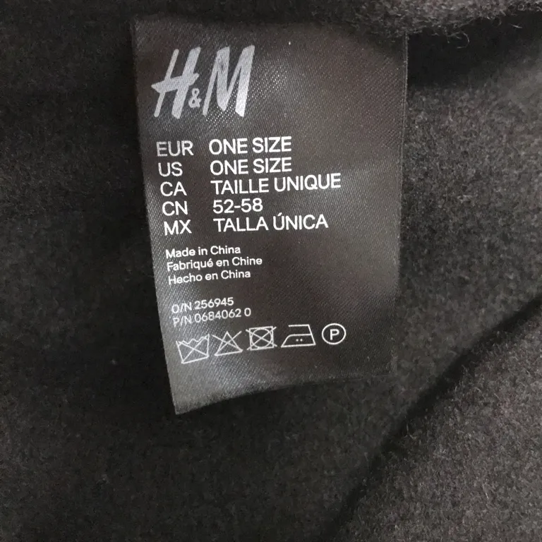 Basker (Svart) från H&M Ull - Varumärke