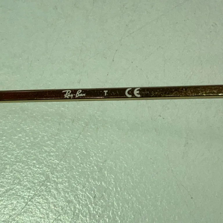 Glasögon (RB 3447V) från Ray-Ban - Varumärke