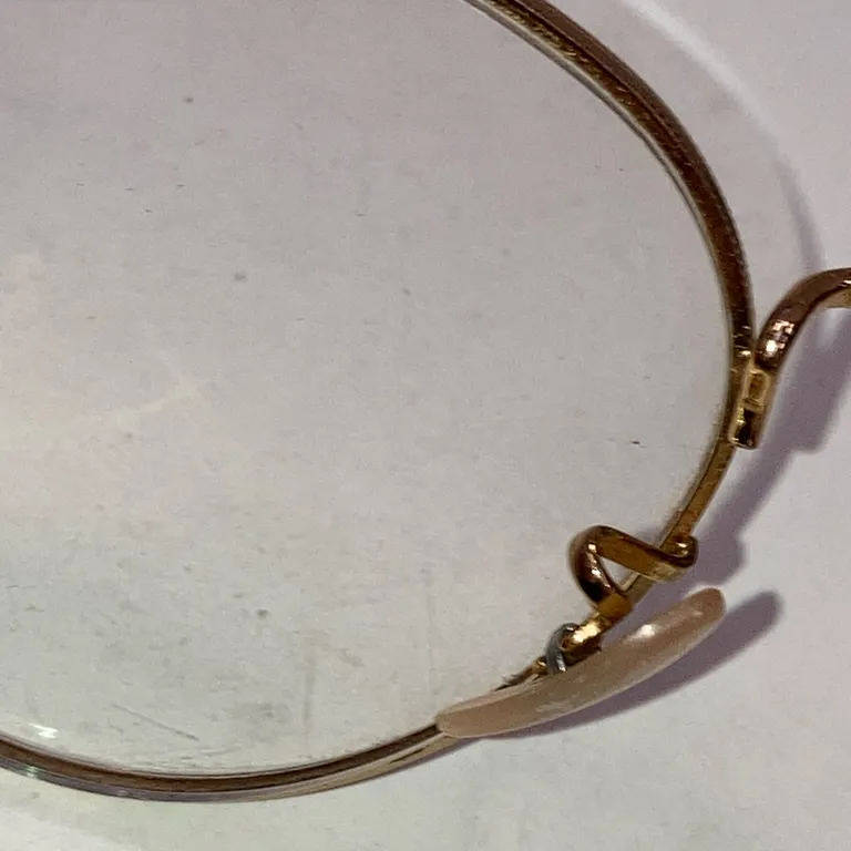 Glasögon (RB 3447V) från Ray-Ban - Repig - Yta