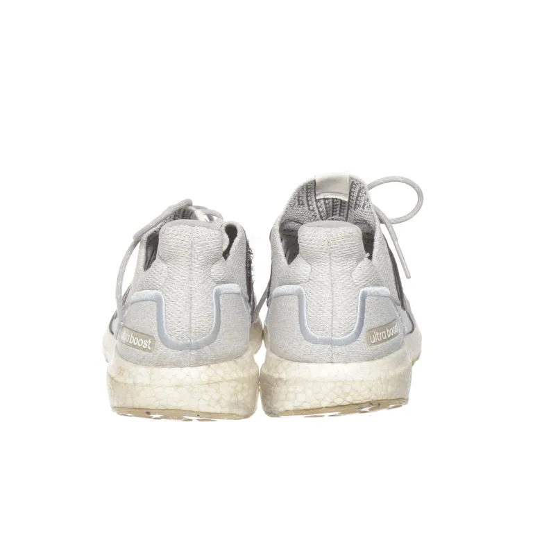 Sneakers (Ultra Boost) från Adidas - Vinkel 4
