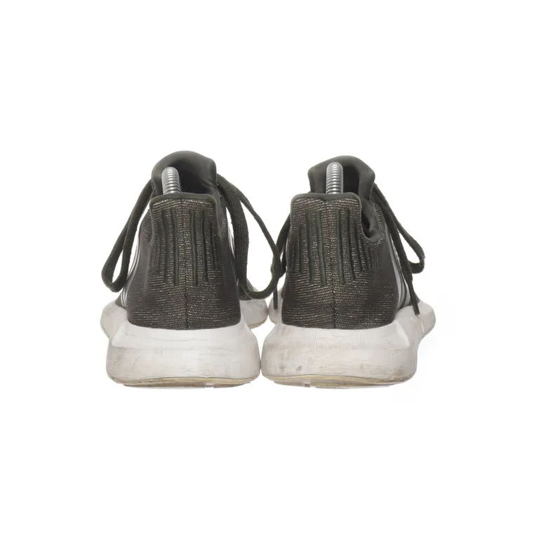 Sneakers (Swift Run) från Adidas - Vinkel 4