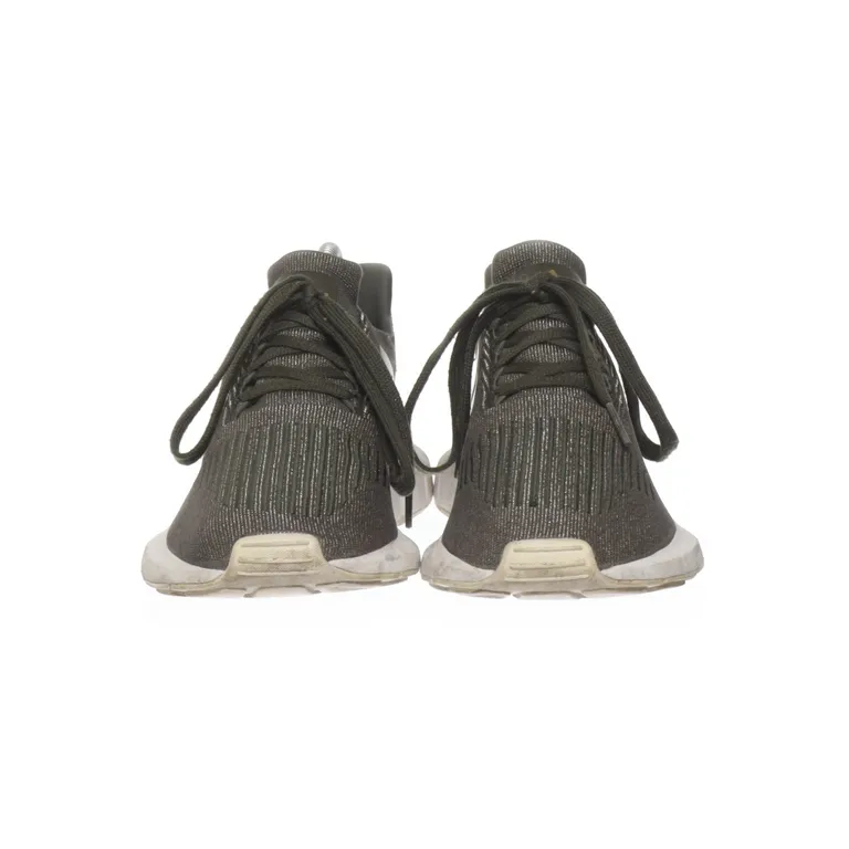 Sneakers (Swift Run) från Adidas - Vinkel 2