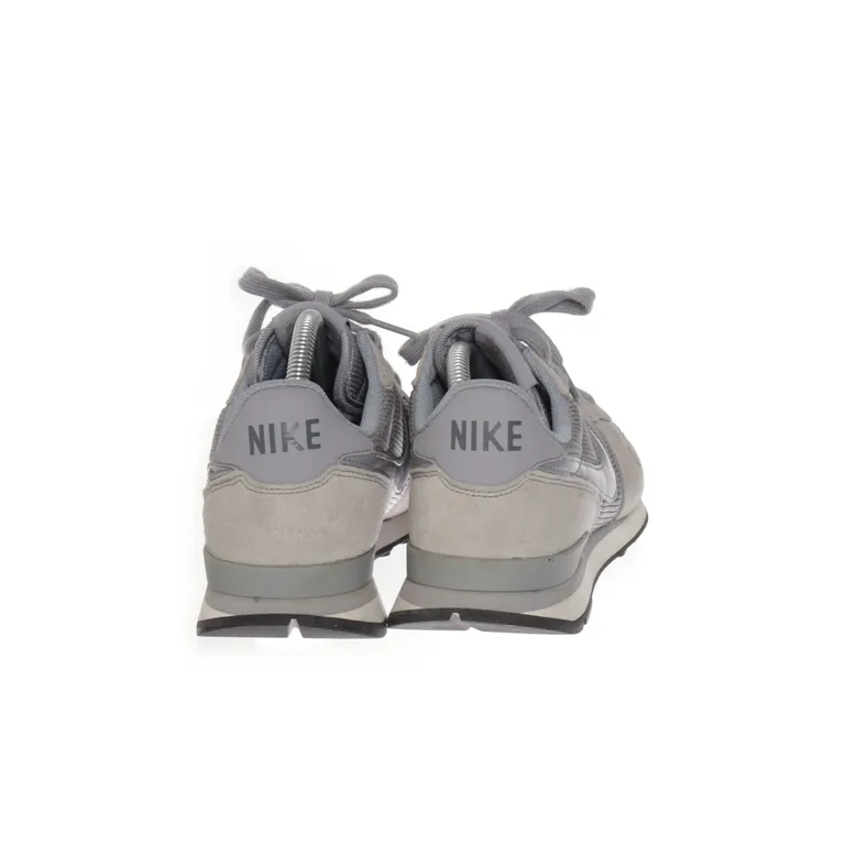 Sneakers (Air Vortex) från Nike - Vinkel 4