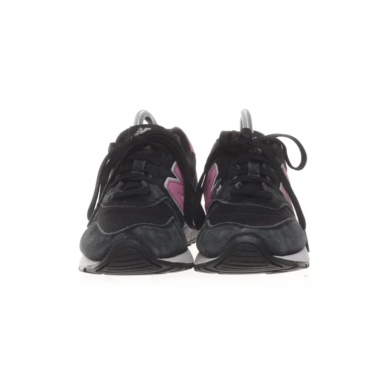 Sneakers (Svart, Rosa) från New Balance - Vinkel 2