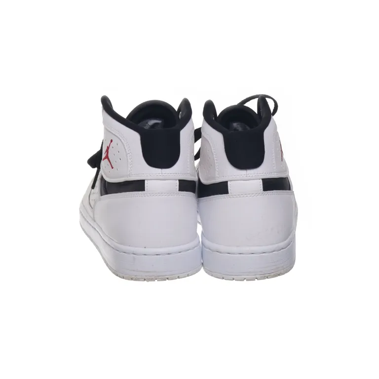 Sneakers (Jordan Access) från Nike Air Jordan Skinn - Vinkel 4