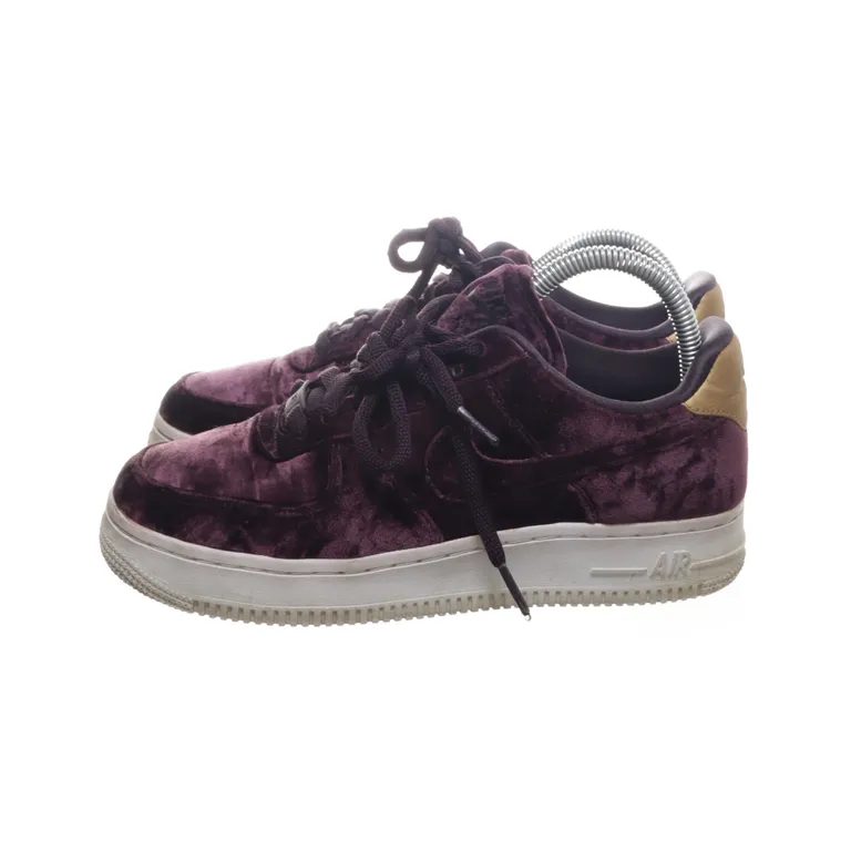 Sneakers (Sammets sneakers ) från Nike - Vinkel 3