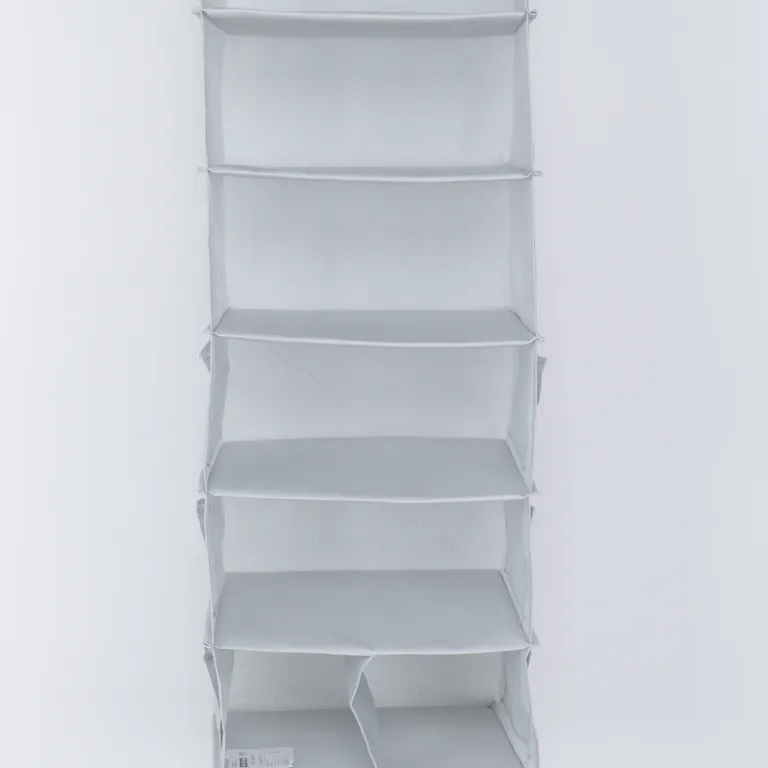 Garderobsinredning från IKEA - Vinkel 2