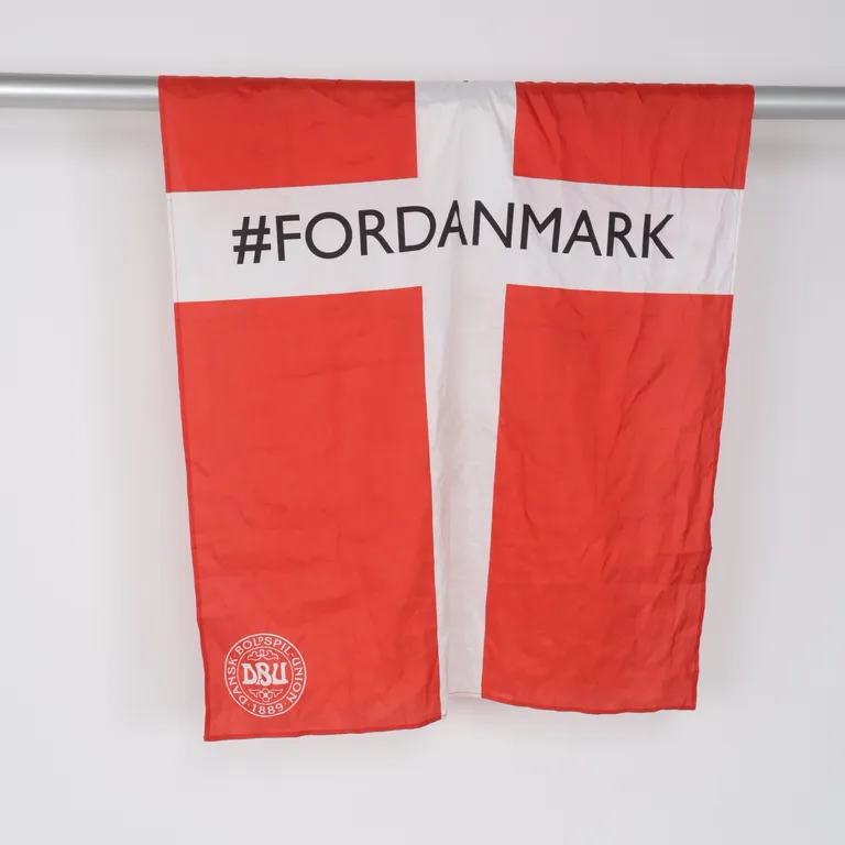 Flagga (Vit, Röd) från Dansk