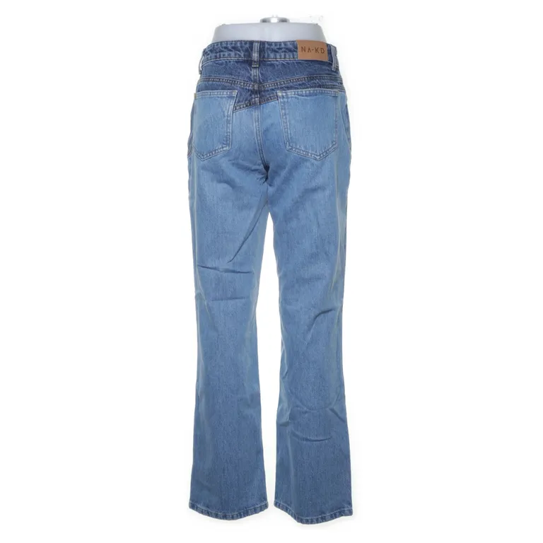 Jeans (Yoke Detail Mid Waist Straight) från NA-KD Bomull, Polyester - Vinkel 2