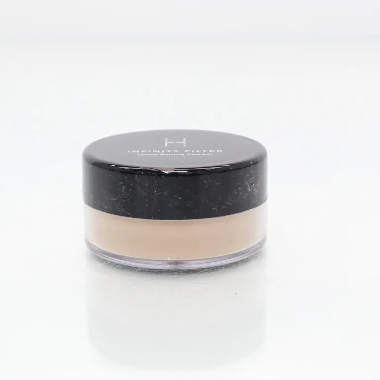 Puder (Infinity Filter Loose Setting Powder shade Medium) från Linda Hallberg - Vinkel 2