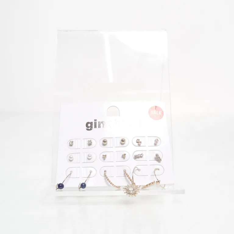 Örhängen (Guldfärgad) från Gina Tricot Okänd metall