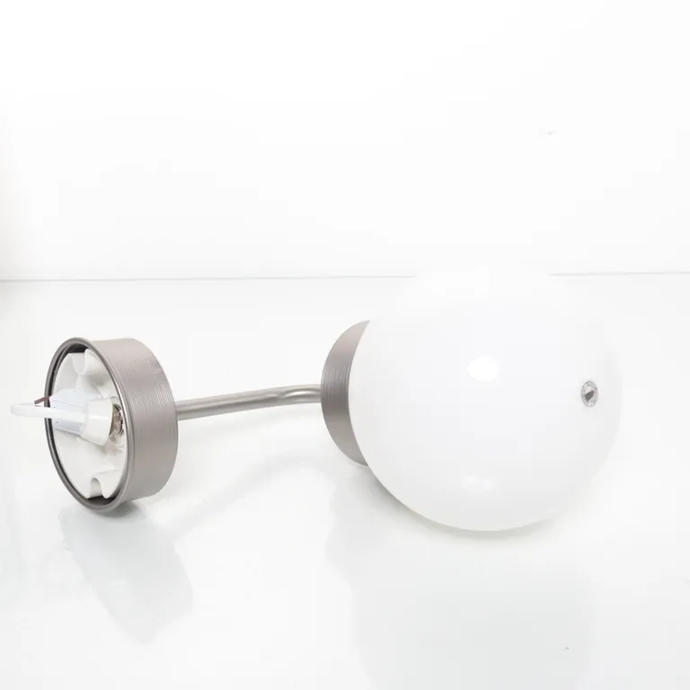 Vägglampa (Frihult) från IKEA - Vinkel 3