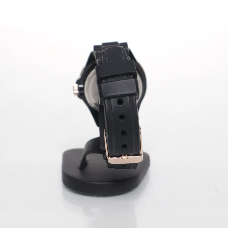 Armbandsur (Svart) från Pilgrim - Vinkel 3