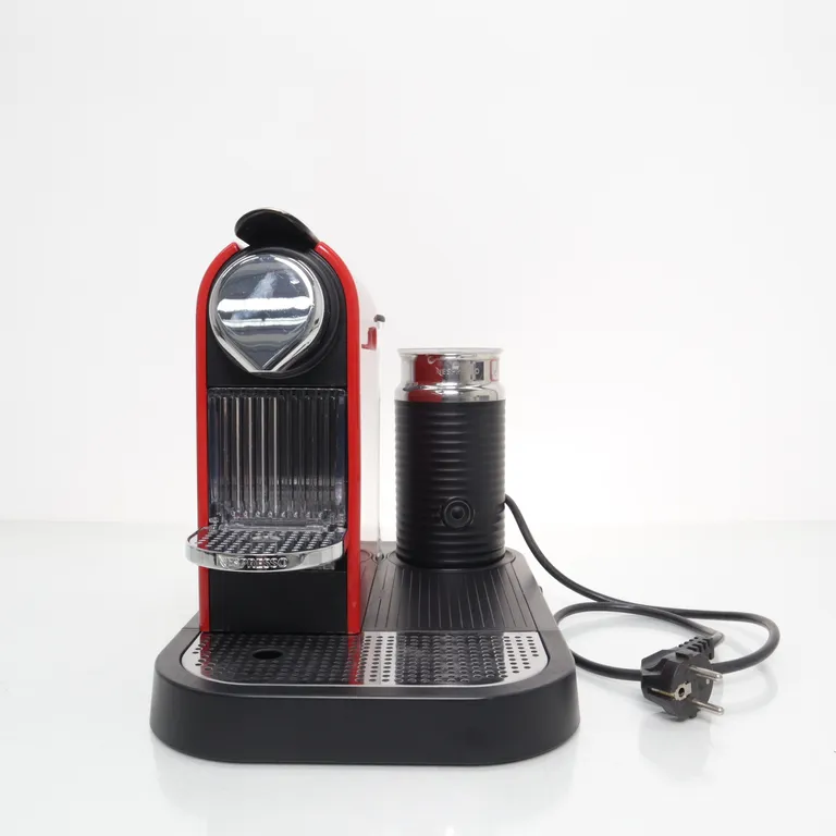 Kaffemaskin (Svart, Röd) från Nespresso