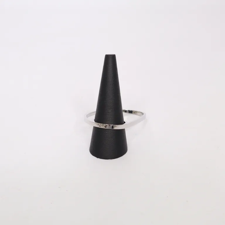 Ring (Silverfärgad) från MAM Okänd metall - Vinkel 2