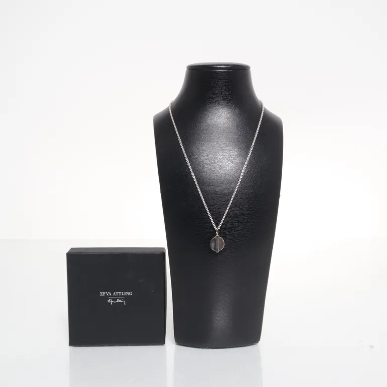 Halsband (Silverfärgad) från Efva Attling Okänd metall