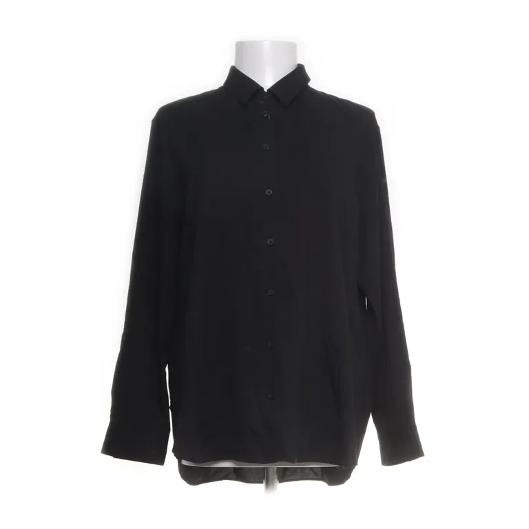 Chemise (Noir) de Uniqlo