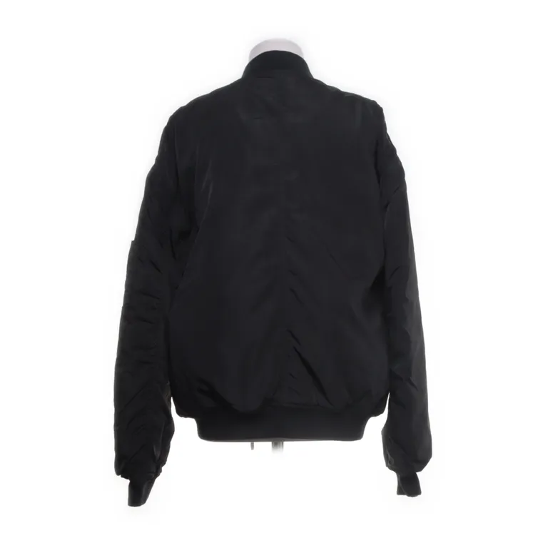 Bomberjacka (Svart) från Junkyard Polyester - Vinkel 2