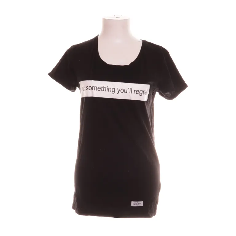 T-shirt (Svart) från dalbjer Bomull